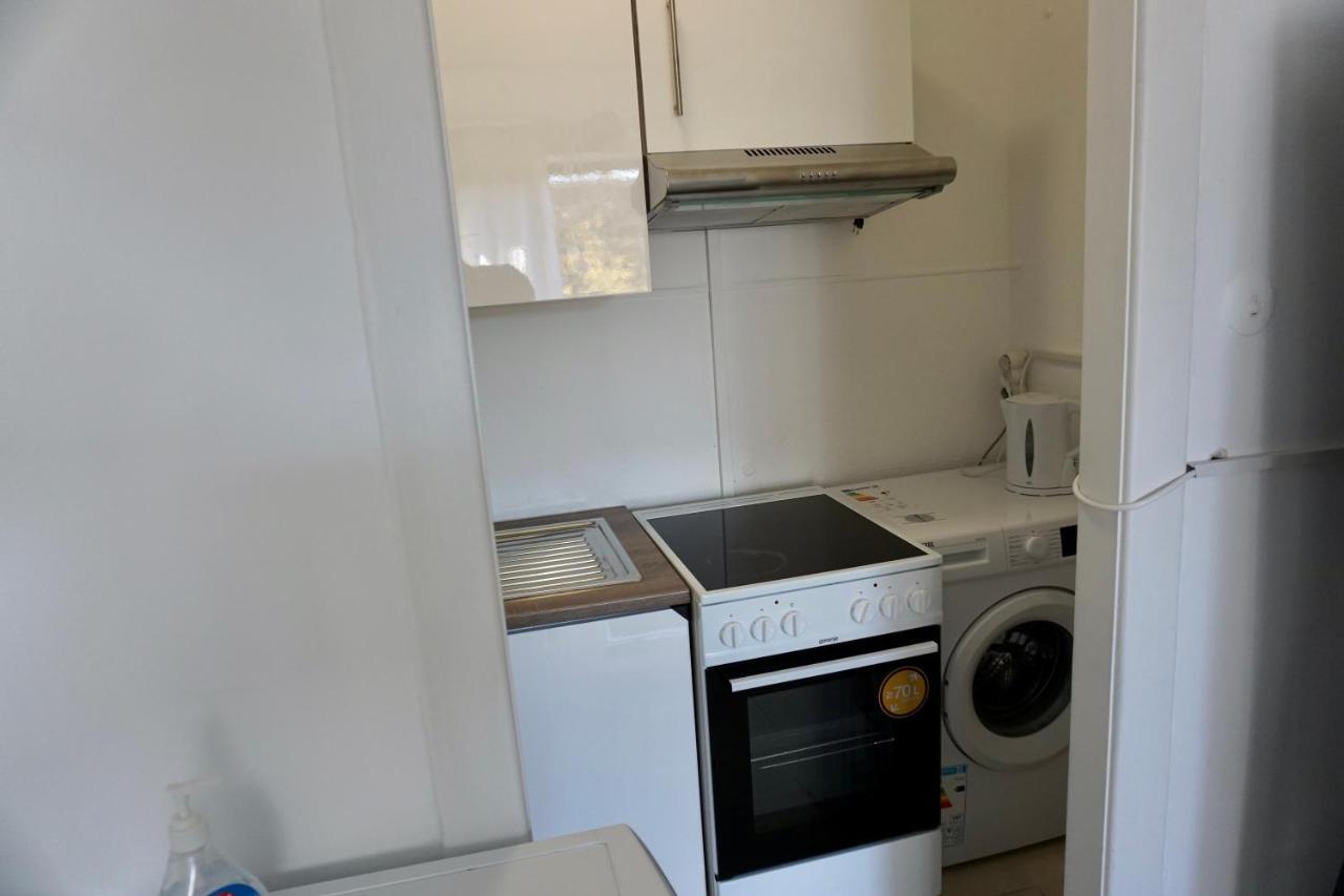 Alster Hamburg - Saniertes Und Moebliertes Apartment Mit Bad Und Kueche Exterior photo