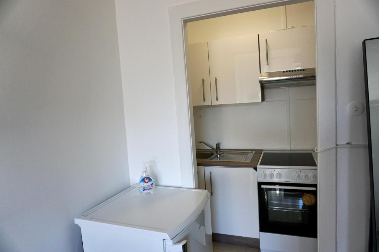Alster Hamburg - Saniertes Und Moebliertes Apartment Mit Bad Und Kueche Exterior photo