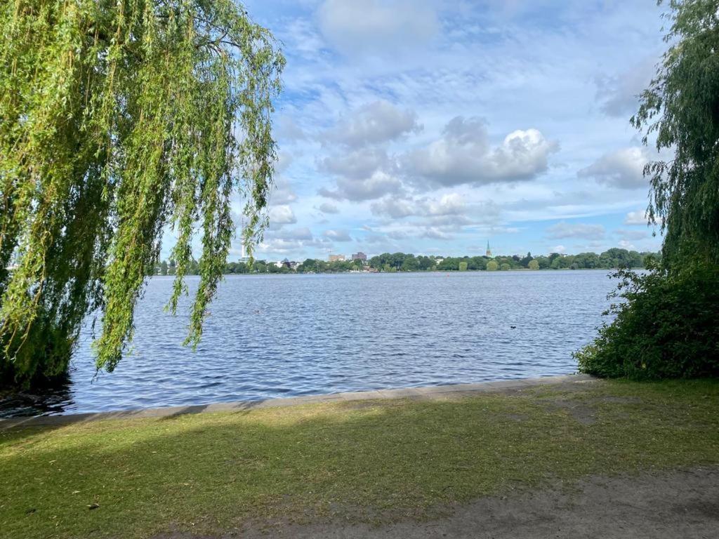 Alster Hamburg - Saniertes Und Moebliertes Apartment Mit Bad Und Kueche Exterior photo